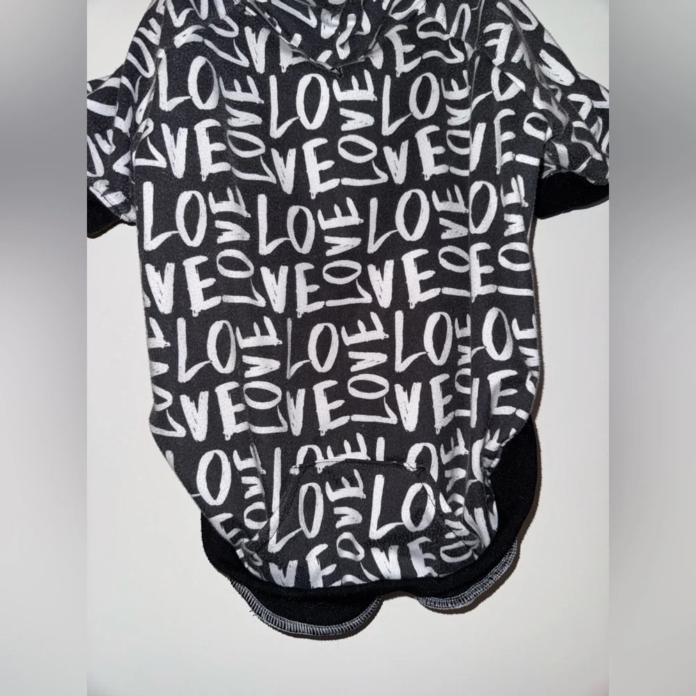 LOVE Black And White Stretch Hoodie Size XXL (For MEDIUM Sized Dogs)
